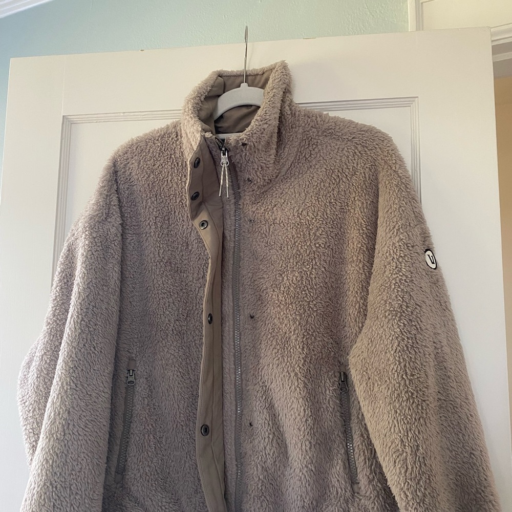 Vuori Cozy Sherpa Jacket